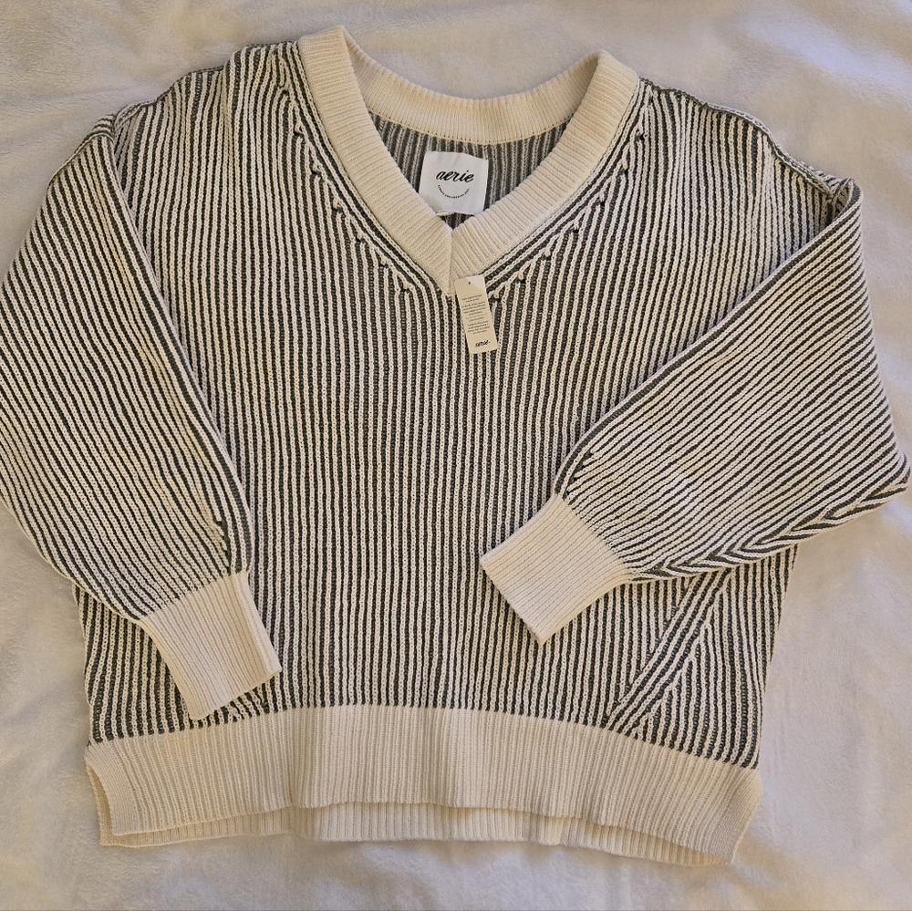 Women's khaki green and cream sweater